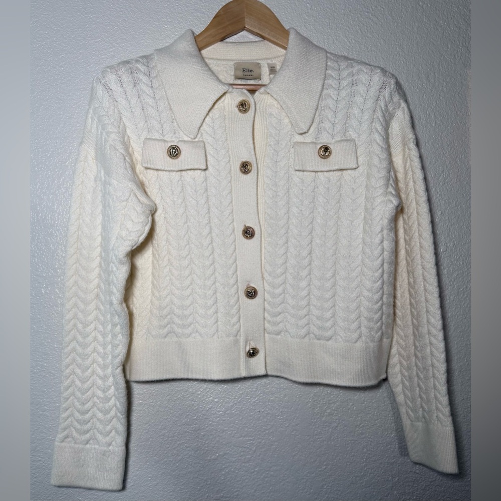 NWT Elie Tahari Cream Cable Knit Jacket Cardigan size M Gold Crest Buttons - Picture 2 of 10